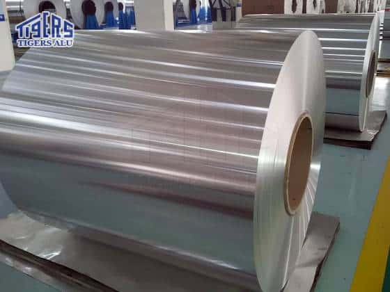 Extra thick aluminum foil roll