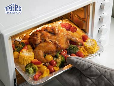 Can Aluminum Foil Be Used in an Oven? Use aluminum foil in the oven
